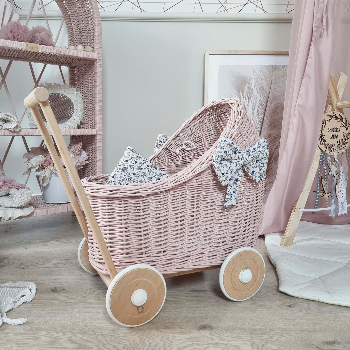 WIKLIBOX Rattan Baby Doll Stroller Pink w/ Ecru Bow Bedding