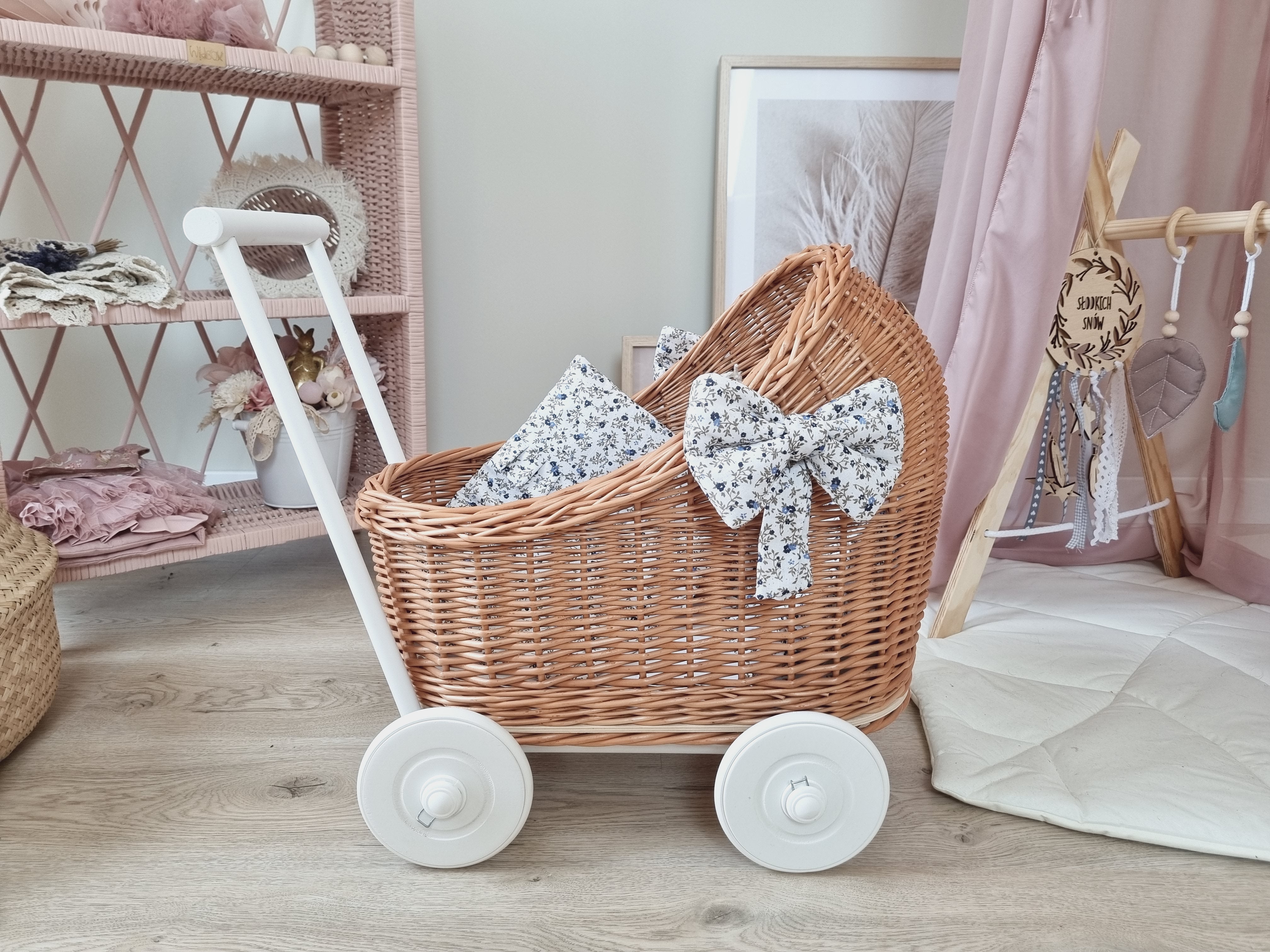WIKLIBOX Rattan Baby Doll Stroller - Natural With Flower Bows & Bedding
